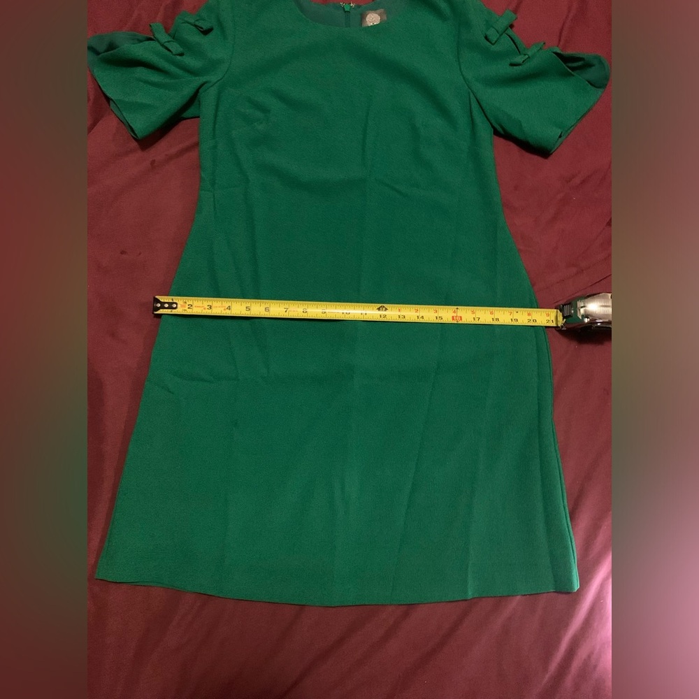 ✨⚡️💥Vince Camuto green short sleeve dress Bow on the sleeves, women's size 6